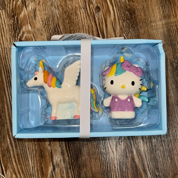 Hello Kitty Other - Hello Kitty Salt & Pepper Set🦄